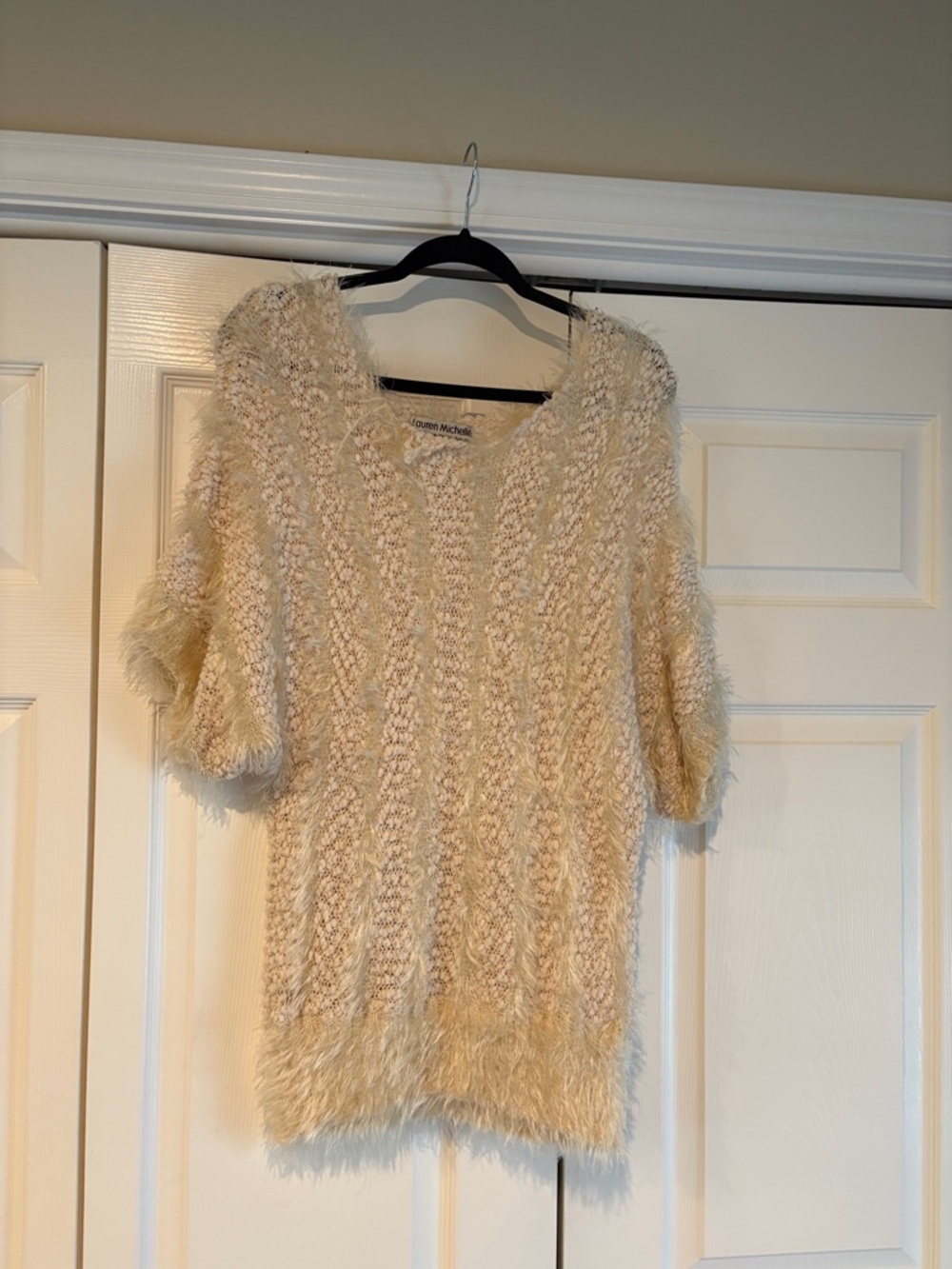 Lauren Michelle Cream Fuzzy Cable-Knit Short Sleeve Sweater
